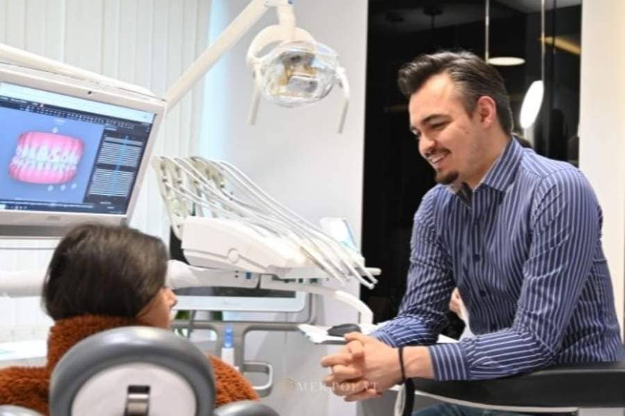 Uzman Diş Hekimi Ömer Polat Clinic